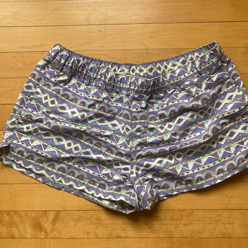 Patagonia shorts - barely baggies geometric pattern
